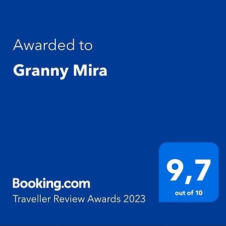 Апартаменти Granny Mira Оміш Екстер'єр фото